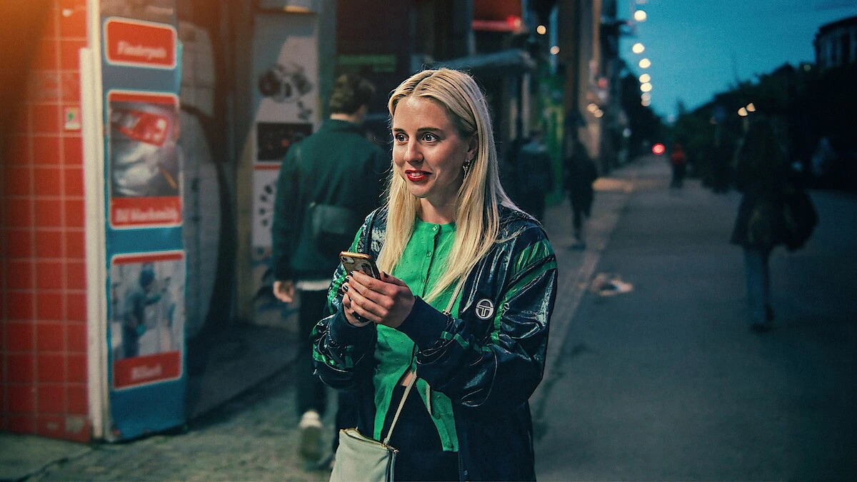 टूटी मोहब्बत की डायरी "(Diary of a Ditched Girl ')